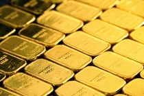 Gold hits £1,024 per ounce as economic uncertainty mars the New Year