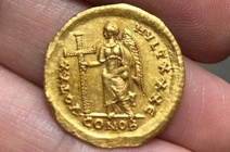 Orienteering students discover 1,600 year old gold coin