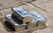 Is now the best time to buy silver in 10 years? Is now the best time to buy silver in 10 years?