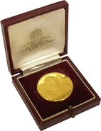 1965 Winston Churchill Gold Medal Spink 1.5" Boxed