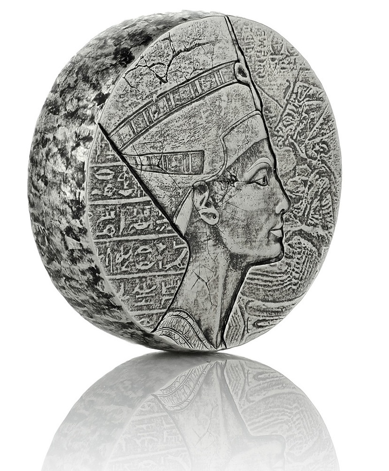 2017 Queen Nefertiti 5 Ounce Silver Coin