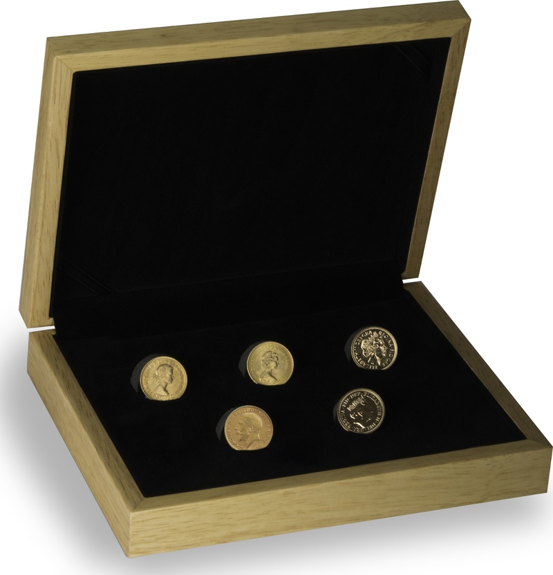 Large Oak Gift Box - 5 x Gold Sovereigns